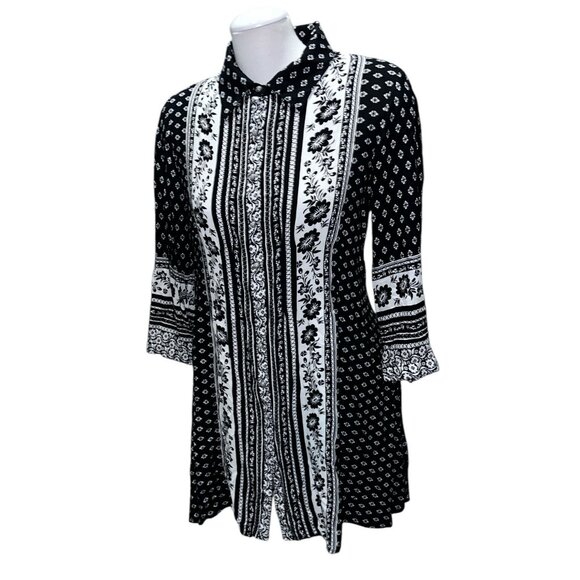 Women's Black and White Patterned Dress - Picture 8 of 15